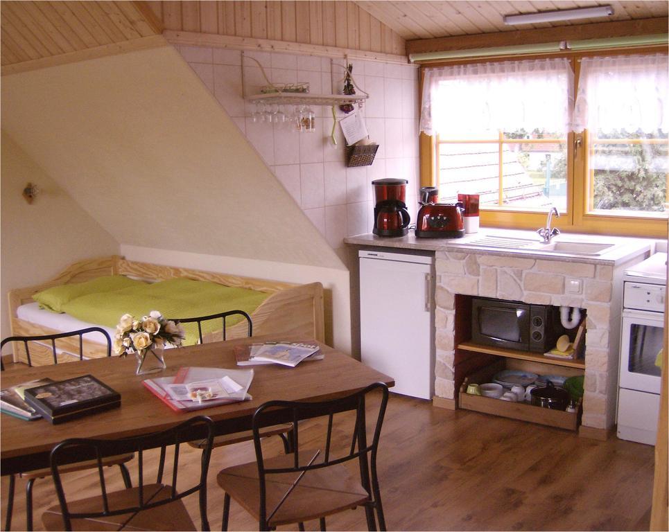 Gaestezimmer Am Maerchenbrunnen Дрезден Стая снимка