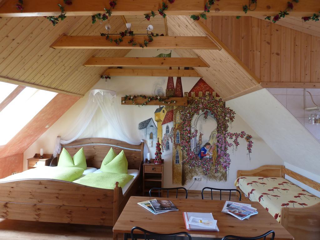Gaestezimmer Am Maerchenbrunnen Дрезден Стая снимка