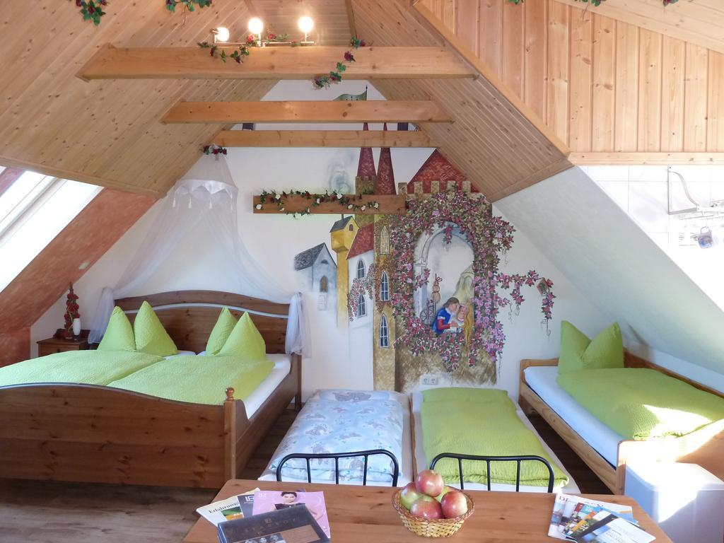 Gaestezimmer Am Maerchenbrunnen Дрезден Екстериор снимка